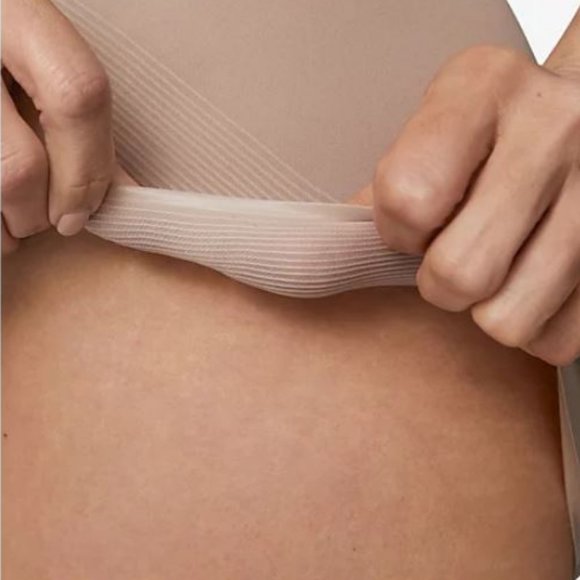 SOMA Set of 5 Vanishing Edge Microfiber Modern Briefs - Picture 3 of 3